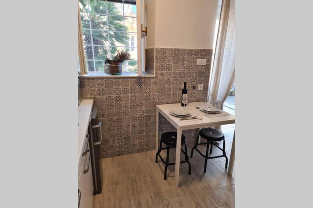 Studio Apartment Marella Vis Zewnętrze zdjęcie
