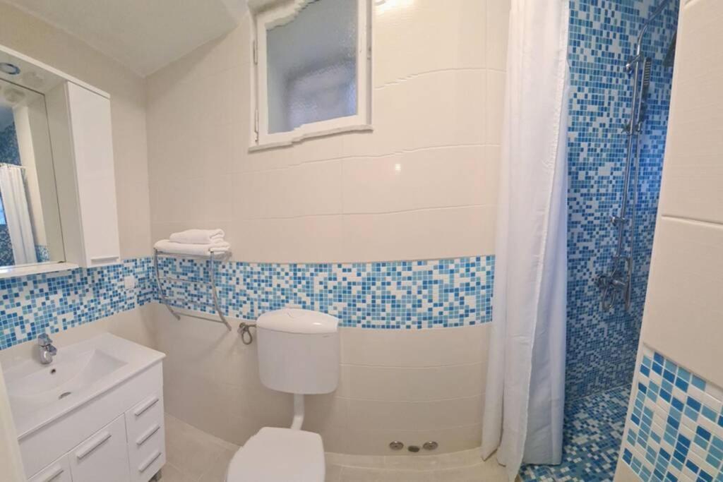 Studio Apartment Marella Vis Zewnętrze zdjęcie